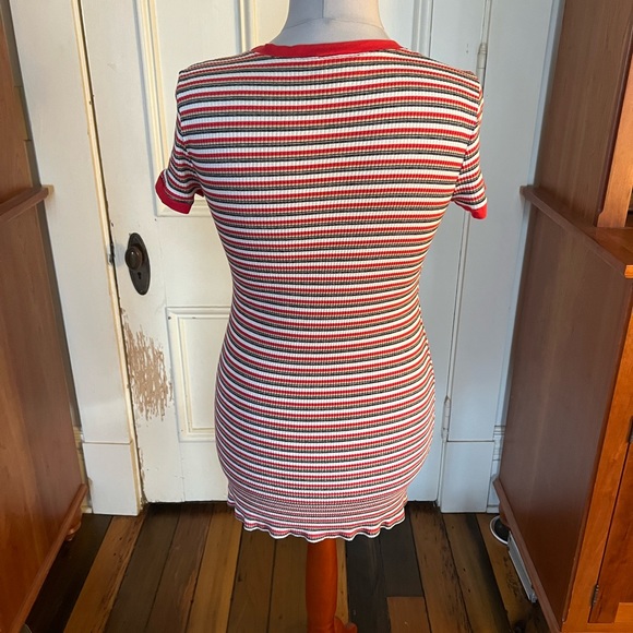 Stretchy cute little tshirt dress. Form fitting. Size XL, ModCloth. Gently used - Picture 3 of 4